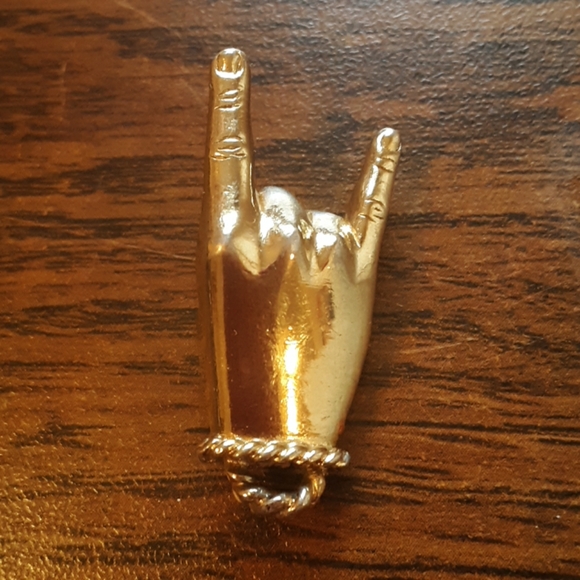 Other - GOLD HAND SIGN PENDANT